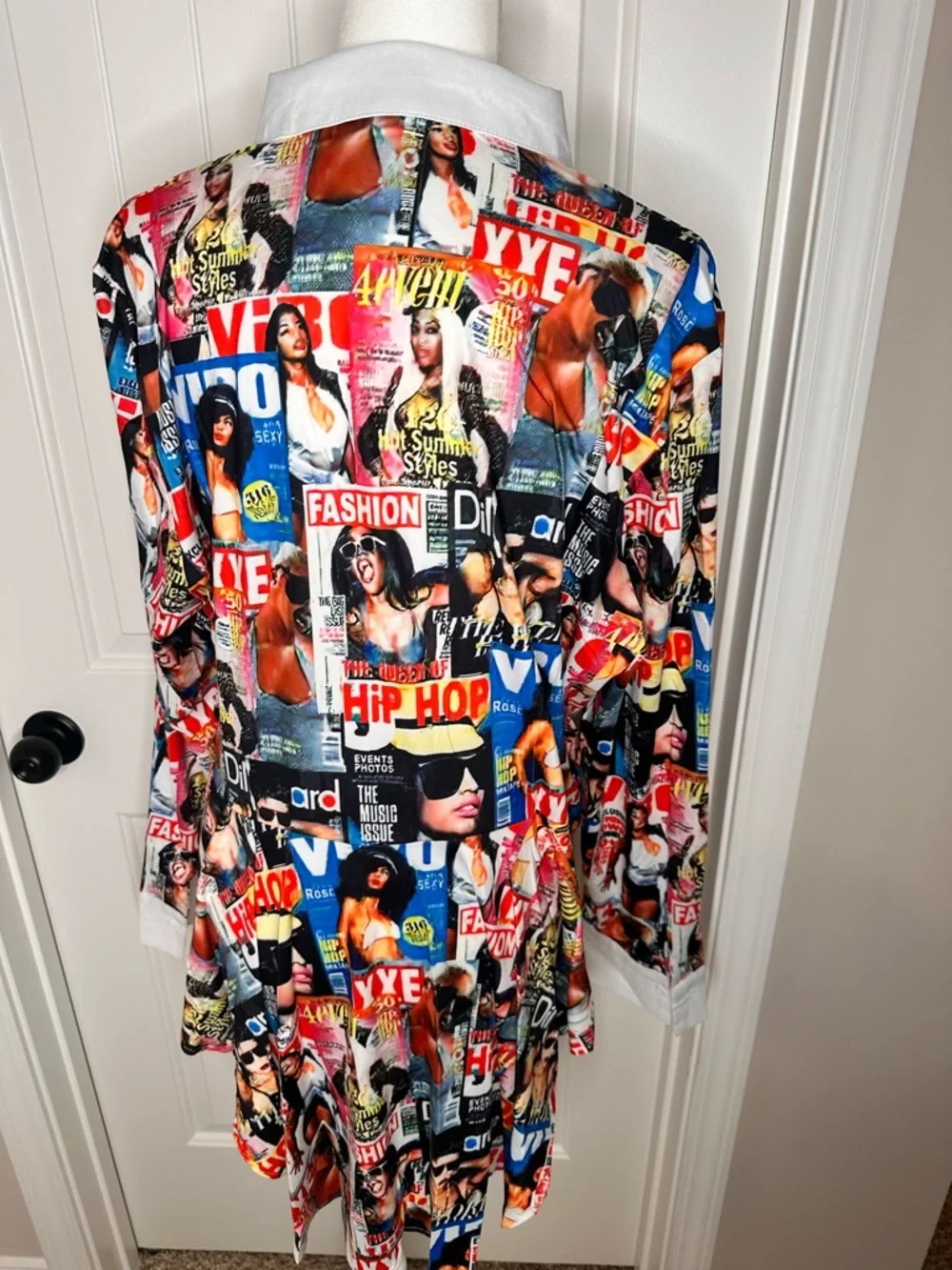 Magazine-Print Collared Blouse - Multicolor - Picture 7 of 8